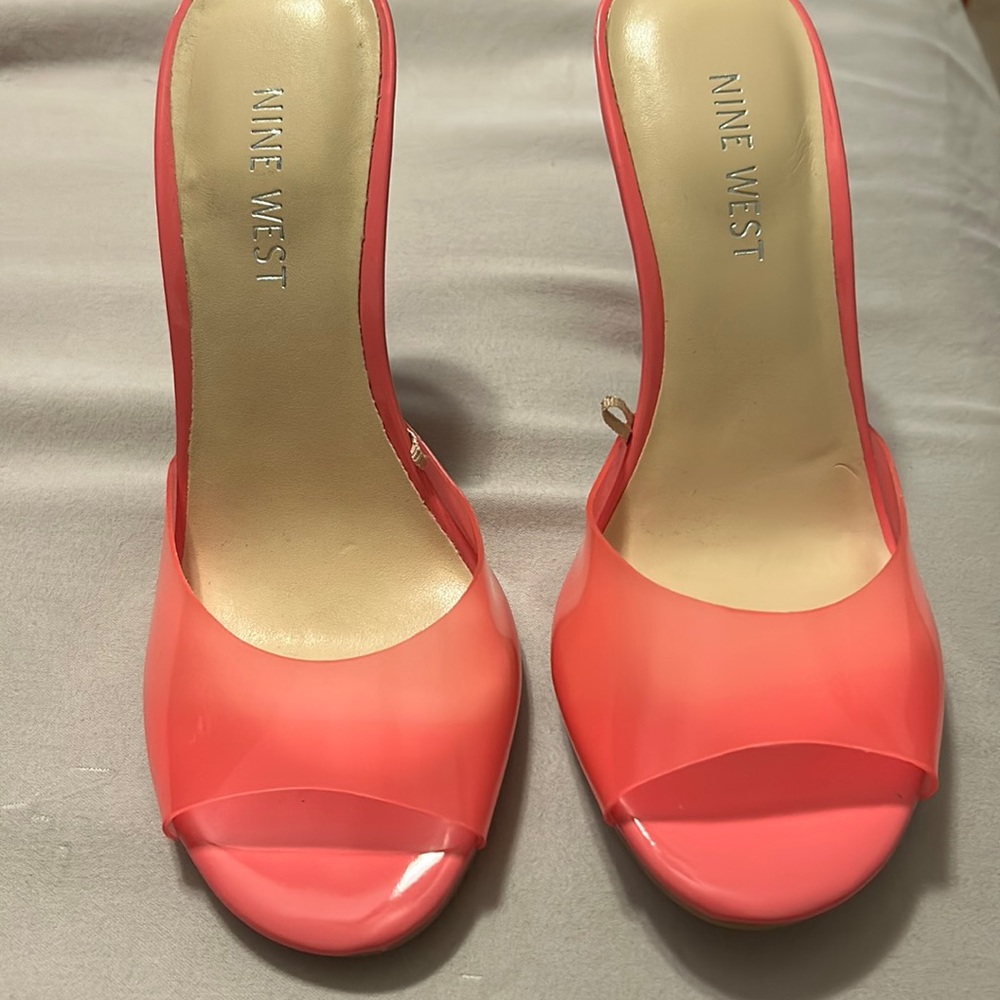 Barbie Nine West Neon pink toe strap heel size 5 1/2